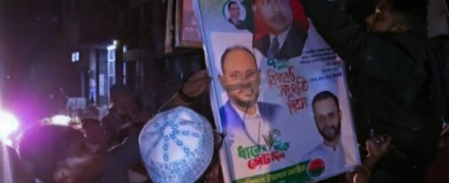 টাঙ্গাইল-৫ আসনে বিএনপি প্রার্থী সুলতান সালাউদ্দিন টুকু’র নির্বাচনী ব্যানার-ফেস্টুন অপসারণ