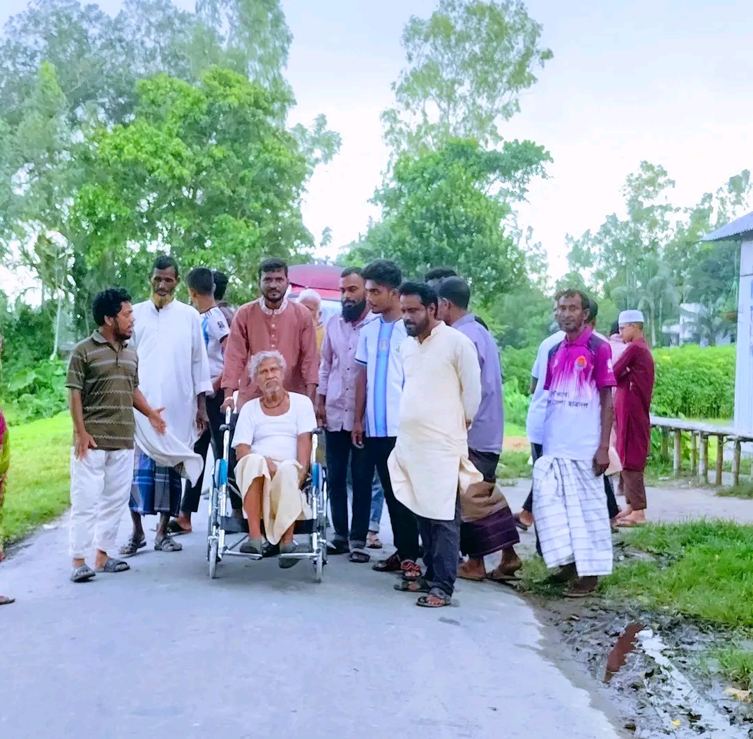 ২০ বছরের কষ্টের অবসান: মানবিক নেতা তারেক খাঁনের উপহারে নতুন জীবন পেলেন পঙ্গু গৌড় চন্দ্র