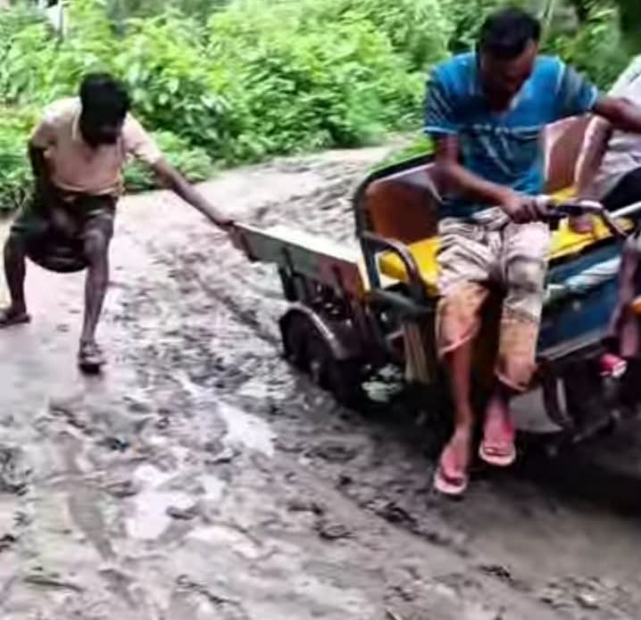 বগুড়া শেরপুর সীমাবাড়ী ইউনিয়ন নিশিন্দারা গ্রামের রাস্তার বেহাল দশা